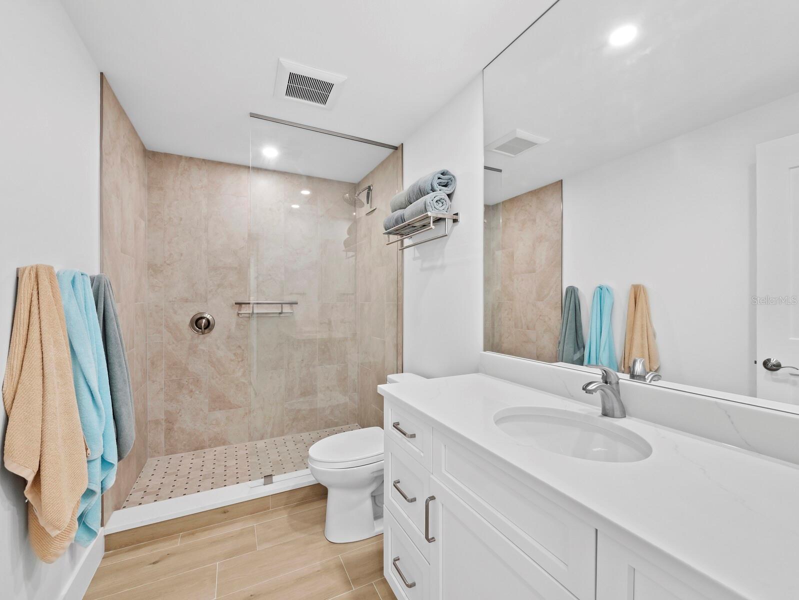 BEACHPLACE I - Residential