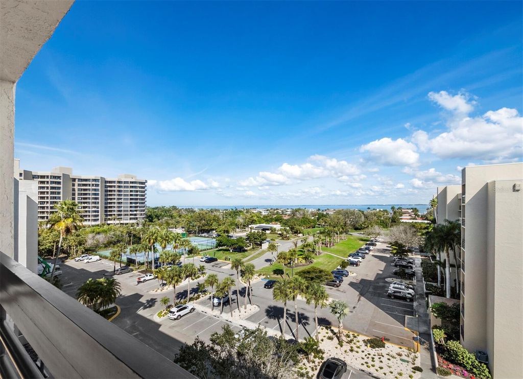 Photo of 1135 Gulf Of Mexico Drive #605, Longboat Key, FL 34228 (MLS # A4677082)