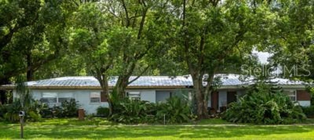 Photo of 4708 James L Redman Parkway, Plant City, FL 33567 (MLS # L4952355)