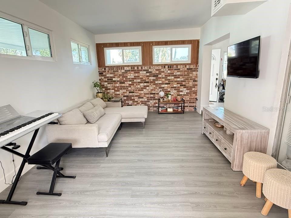 SHORE ACRES OVERLOOK SEC - Residential Lease