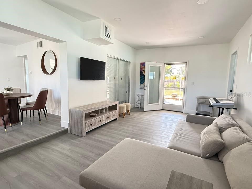 SHORE ACRES OVERLOOK SEC - Residential Lease