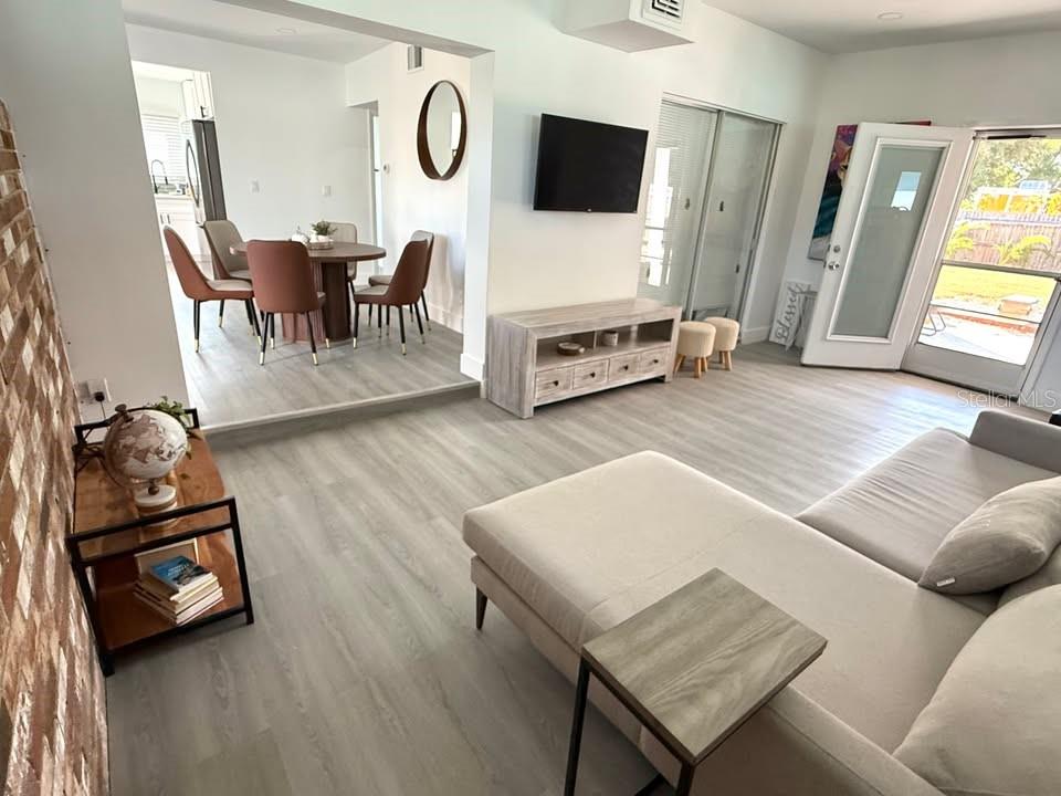 SHORE ACRES OVERLOOK SEC - Residential Lease