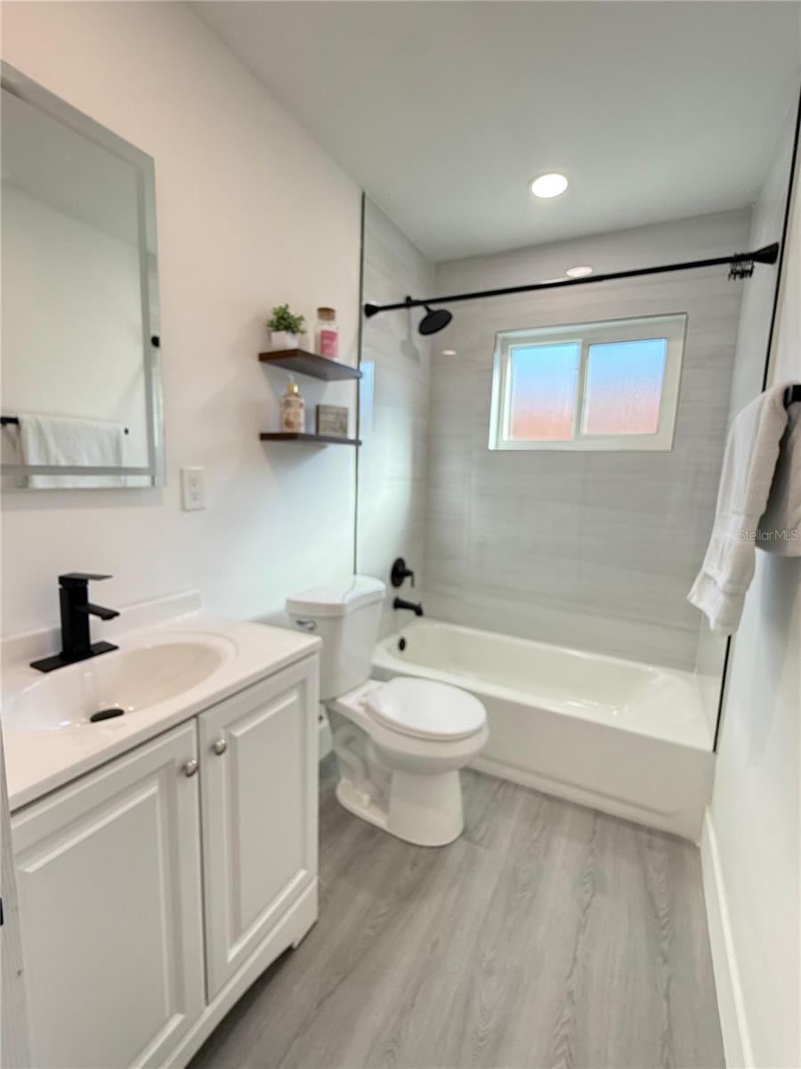 SHORE ACRES OVERLOOK SEC - Residential Lease