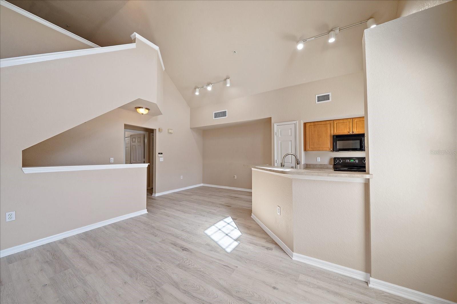 ADMIRALS WALK - Residential