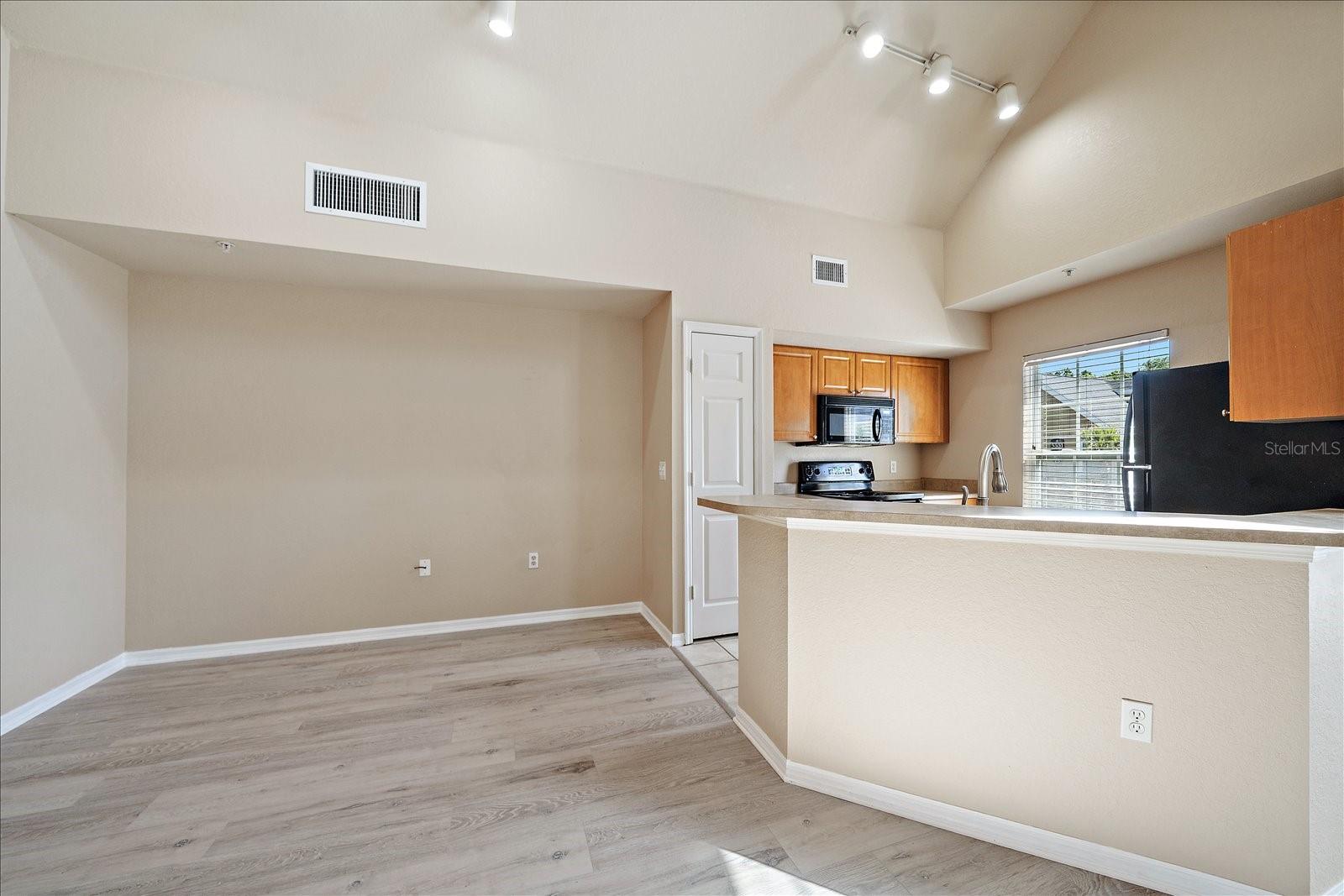 ADMIRALS WALK - Residential