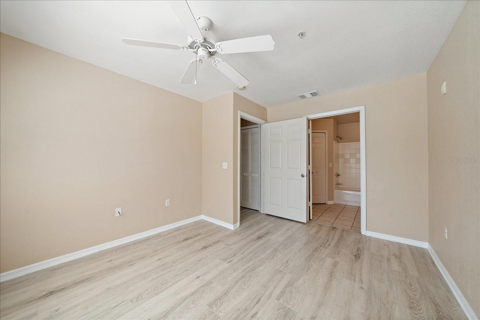 ADMIRALS WALK - Residential