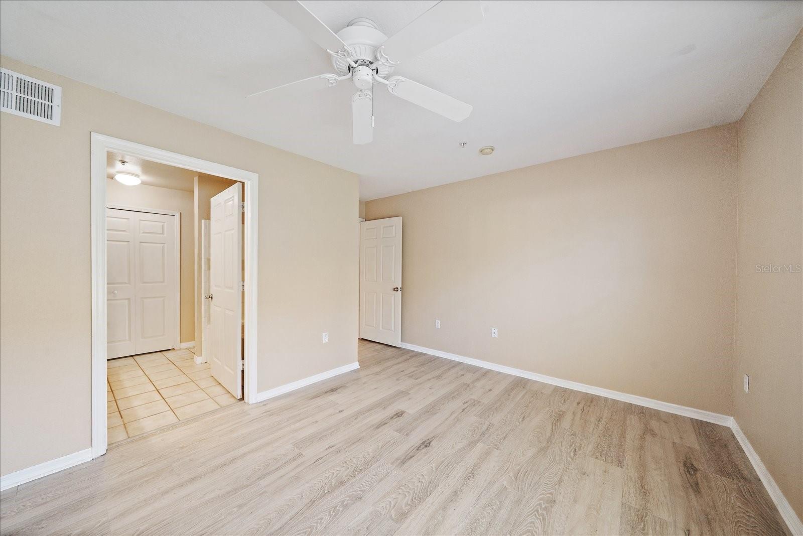 ADMIRALS WALK - Residential