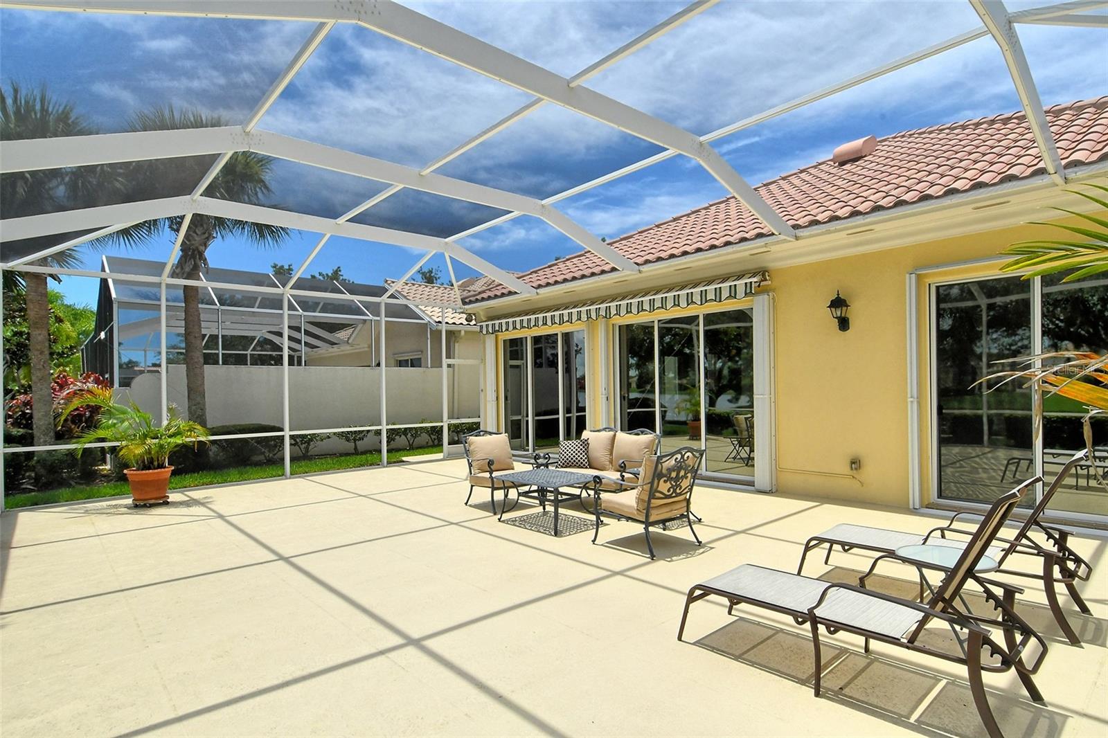 VILLAGEWALK - Residential