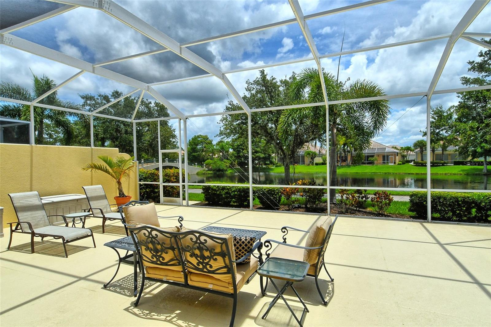 VILLAGEWALK - Residential