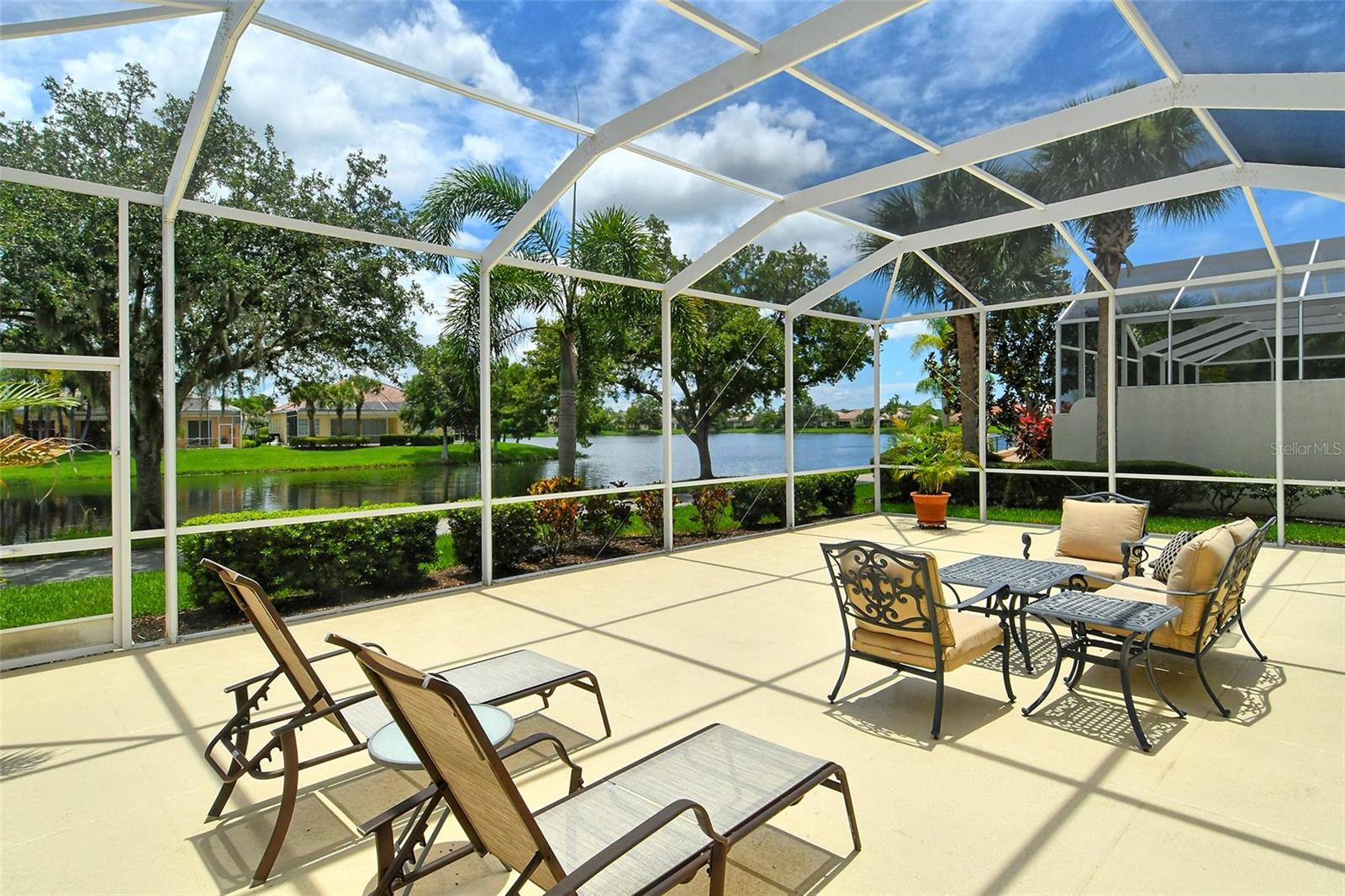 VILLAGEWALK - Residential