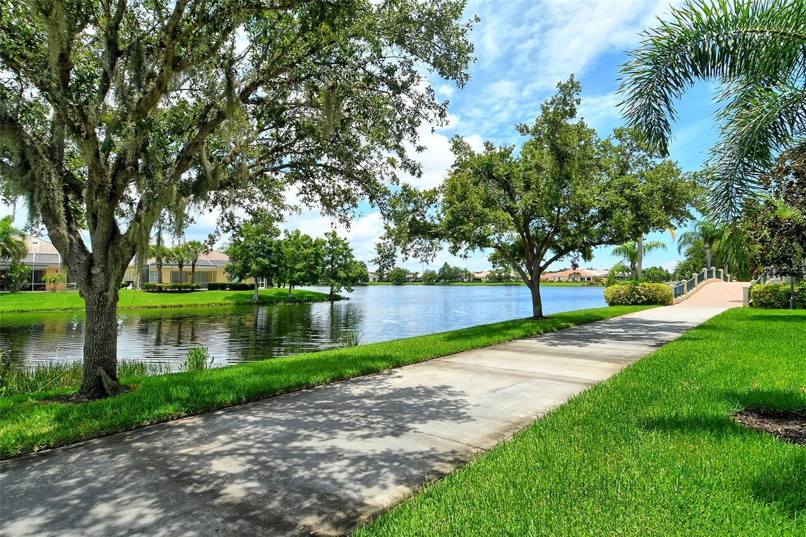 VILLAGEWALK - Residential