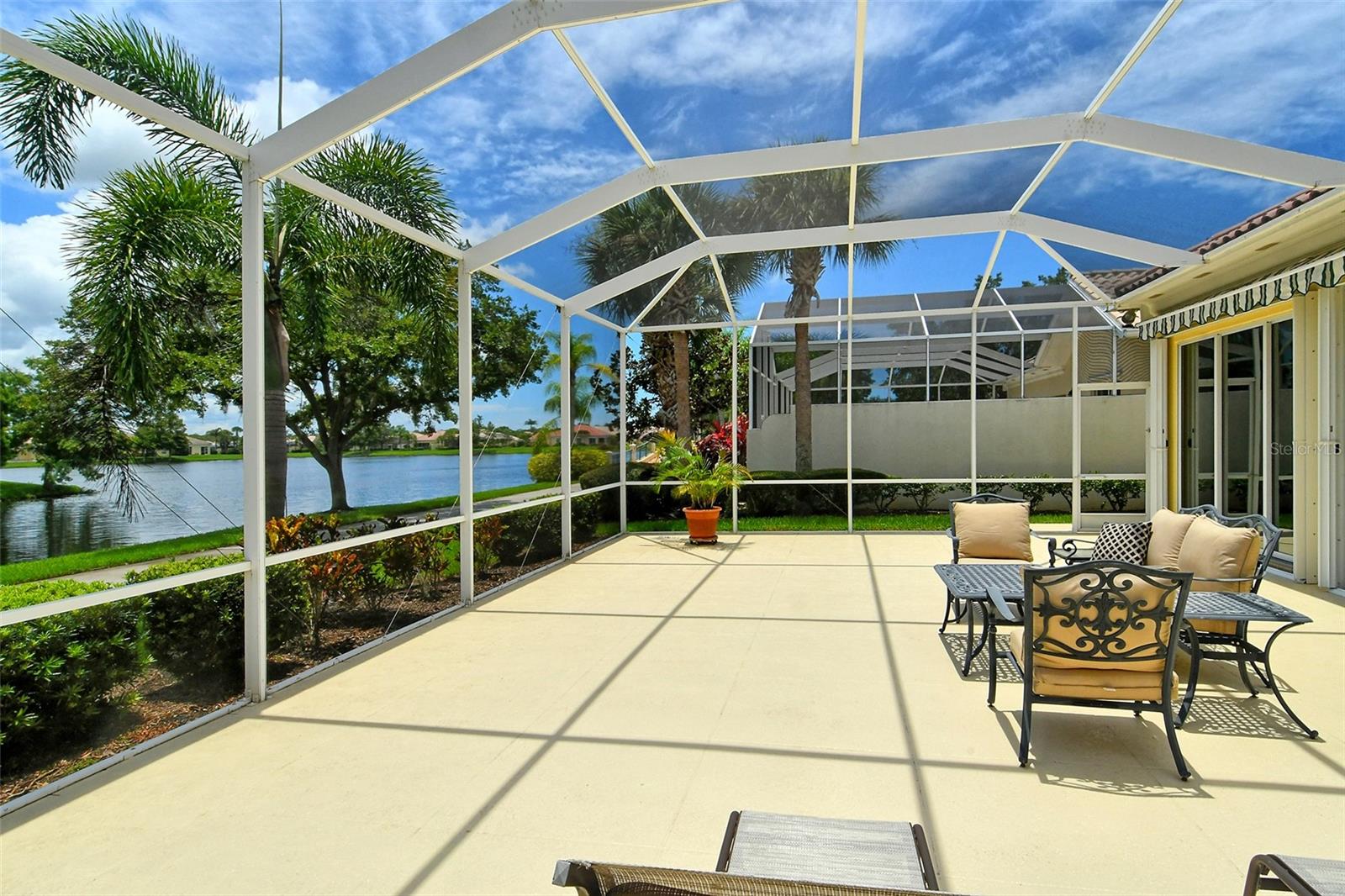 VILLAGEWALK - Residential