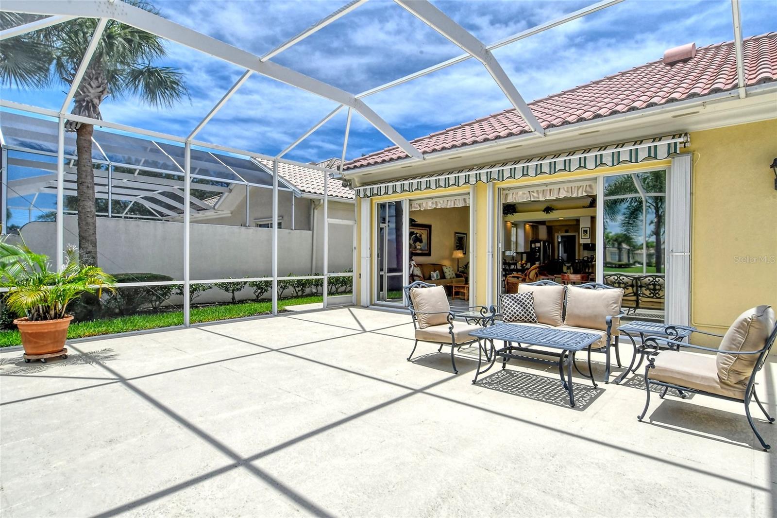 VILLAGEWALK - Residential