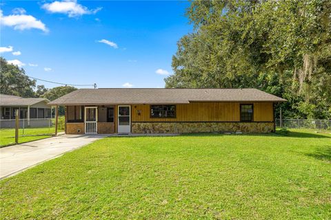 Photo of 12798 SE 122nd Place, Ocklawaha, FL 32179 (MLS # OM709387)
