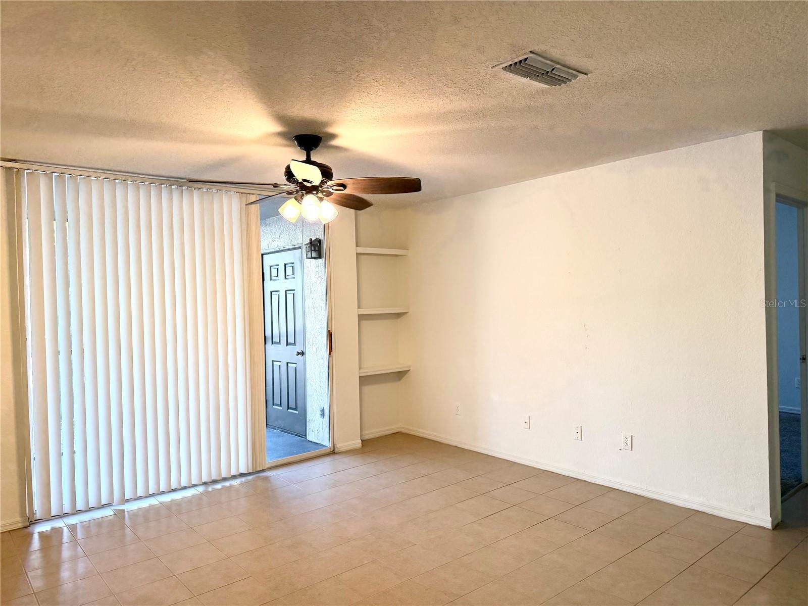 SANDLAKE PRIVATE RESIDENCES - Residential