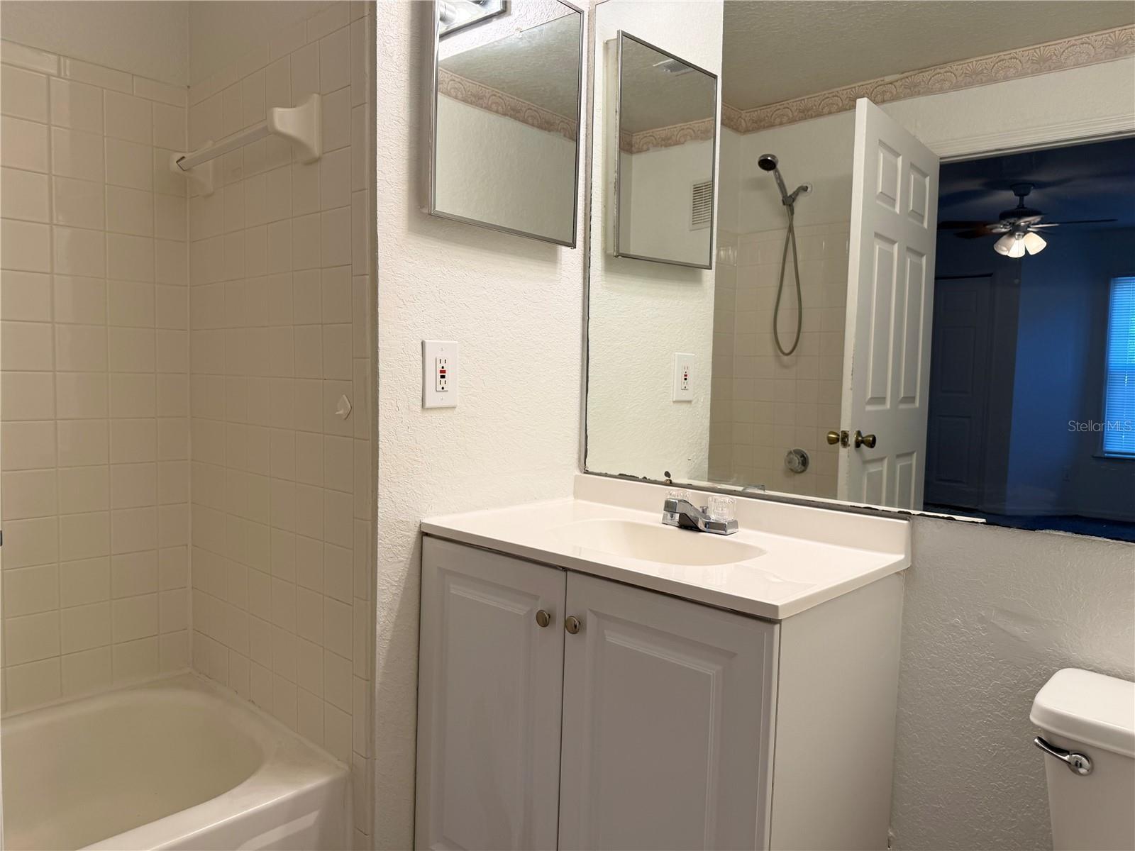 SANDLAKE PRIVATE RESIDENCES - Residential