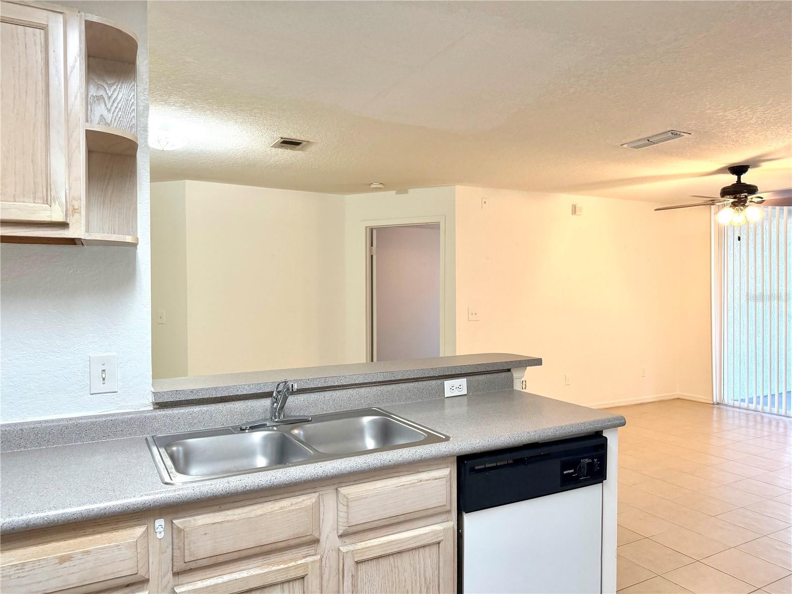 SANDLAKE PRIVATE RESIDENCES - Residential