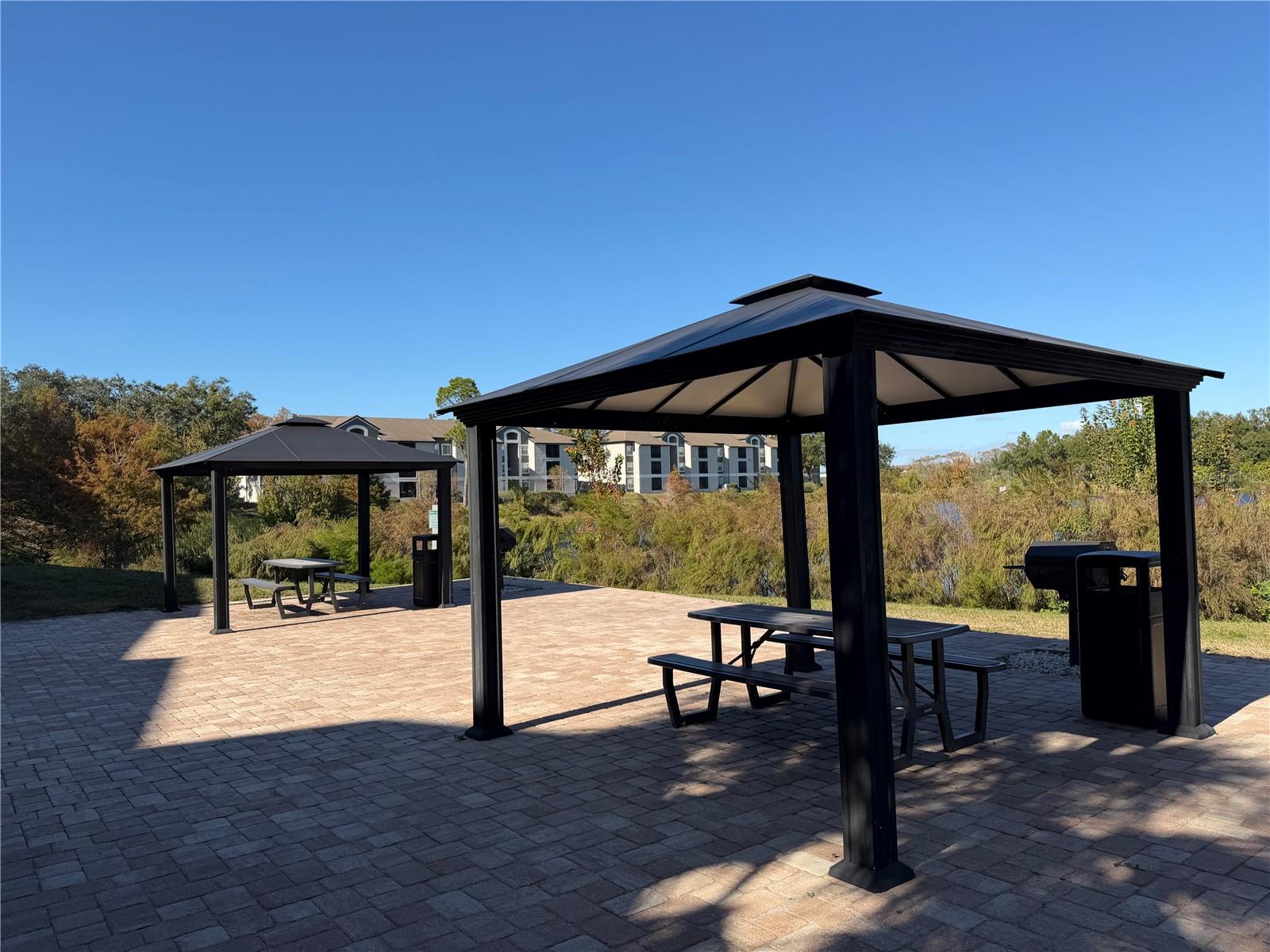 SANDLAKE PRIVATE RESIDENCES - Residential