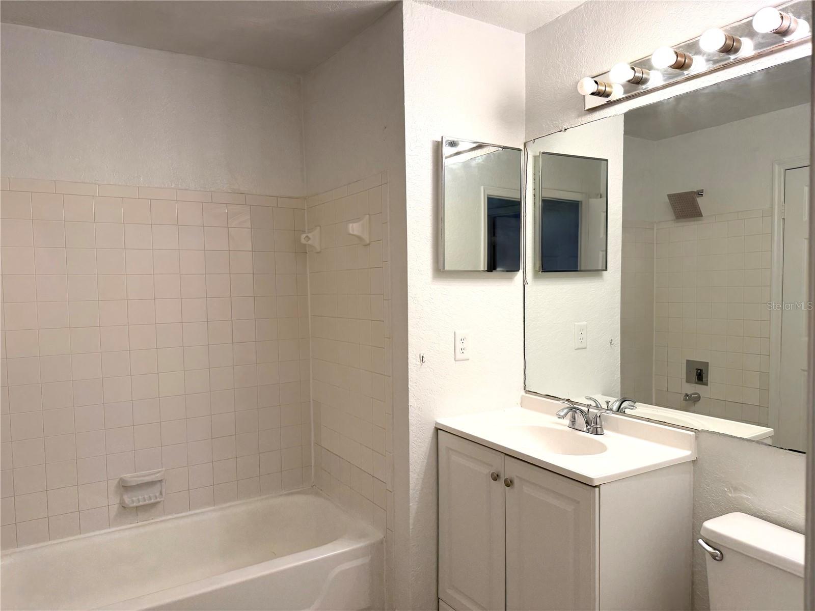 SANDLAKE PRIVATE RESIDENCES - Residential