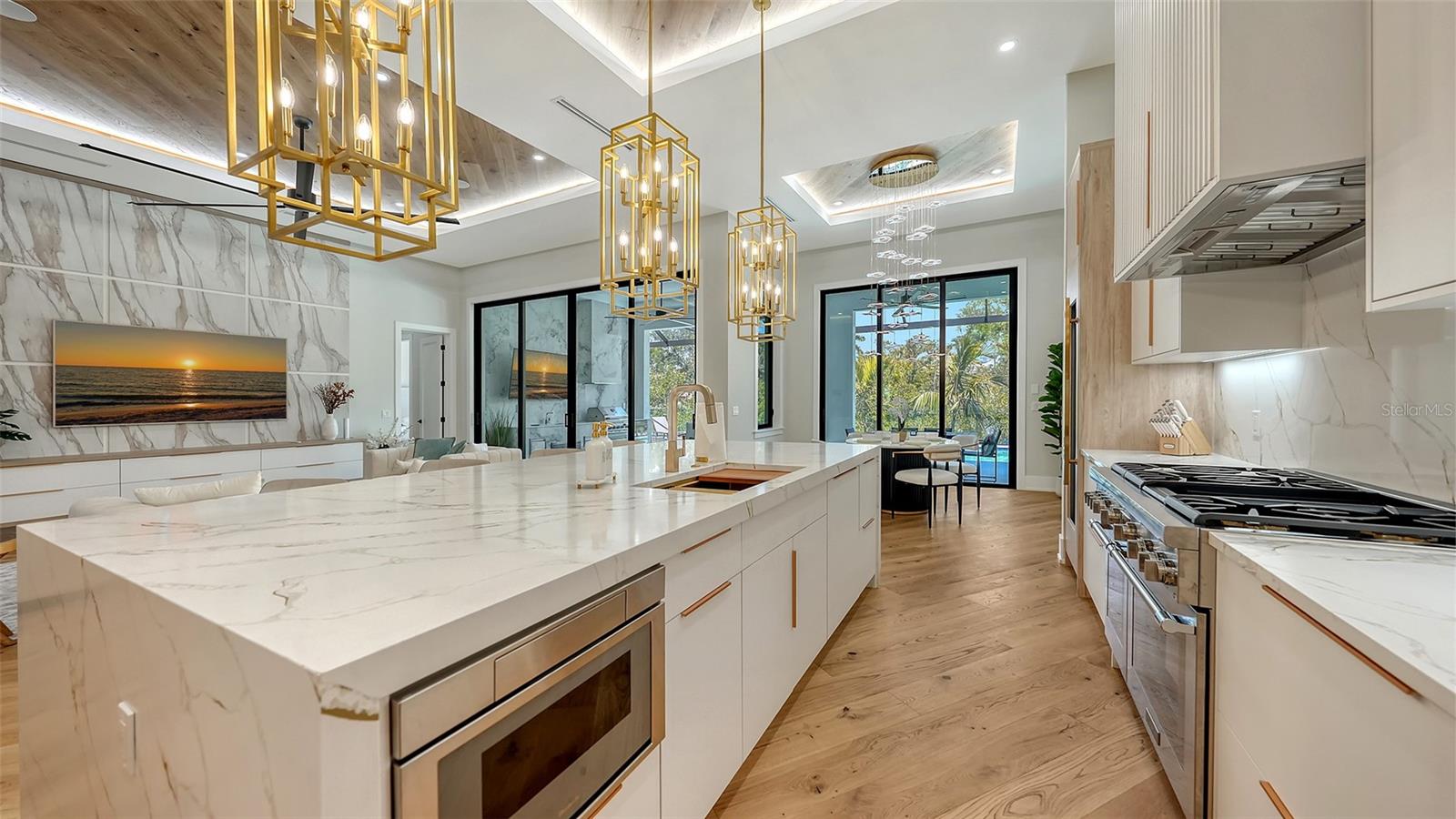 SARASOTA BEACH - Residential