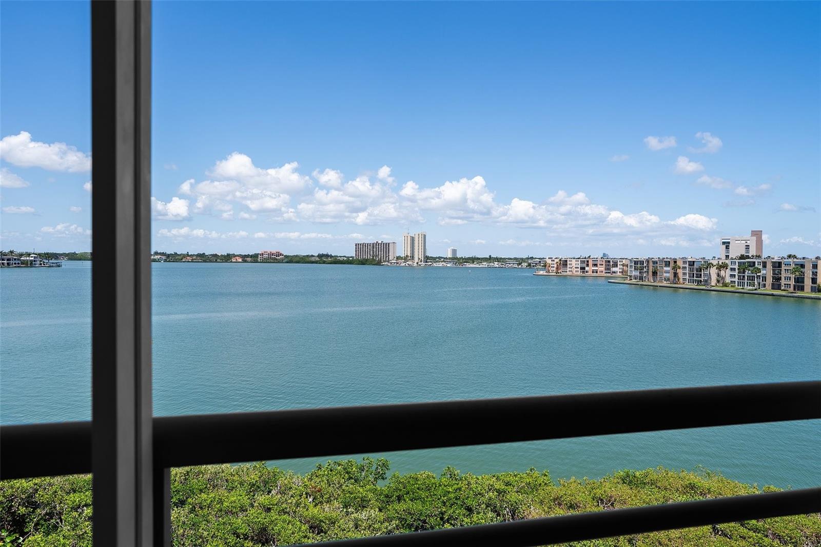 CORAL POINTE - Residential