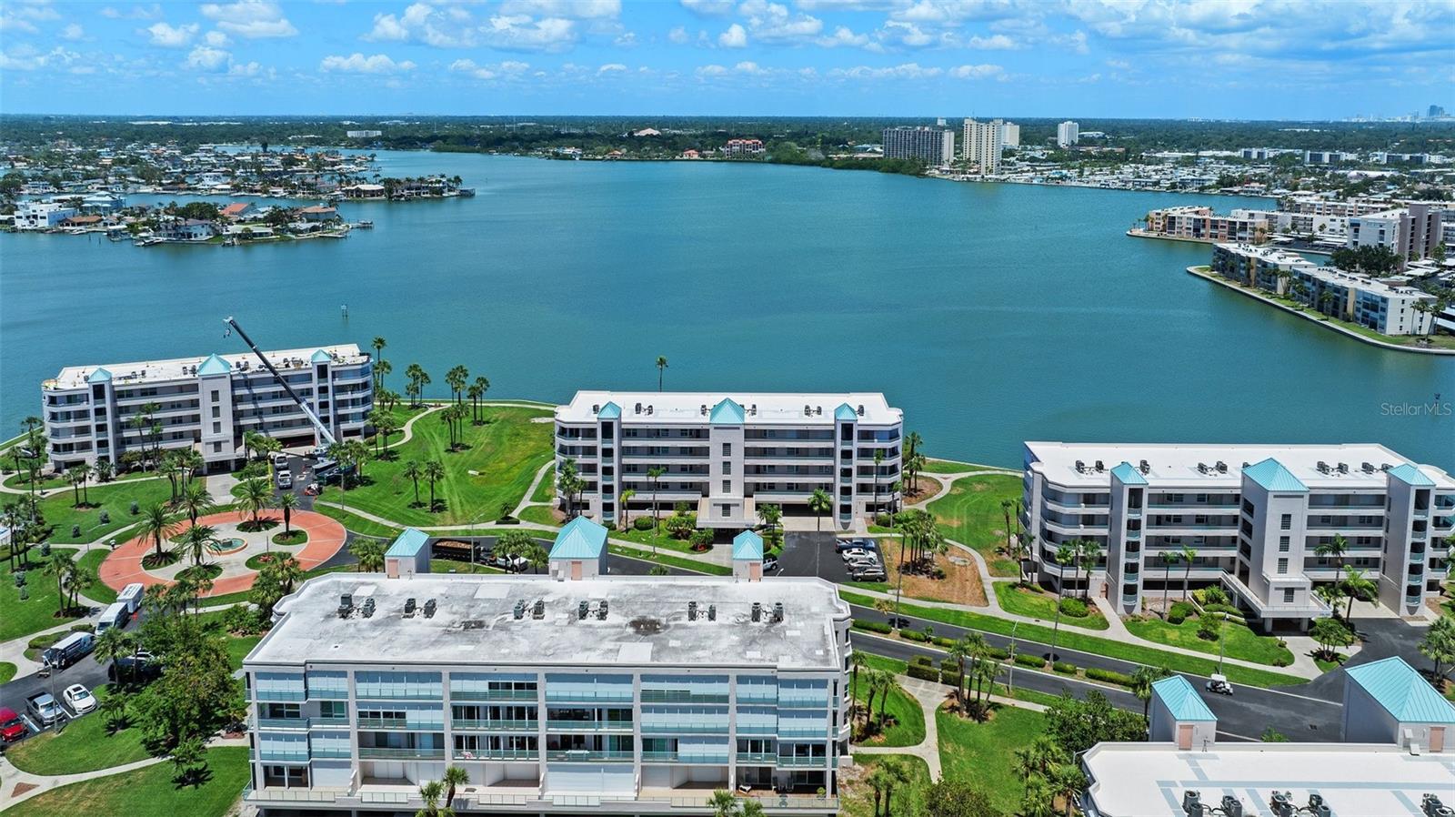 CORAL POINTE - Residential