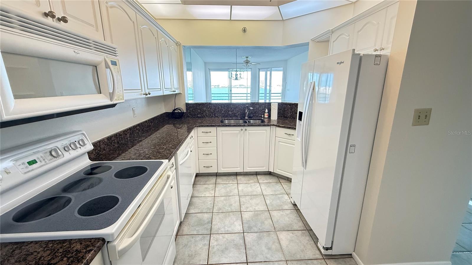 CORAL POINTE - Residential