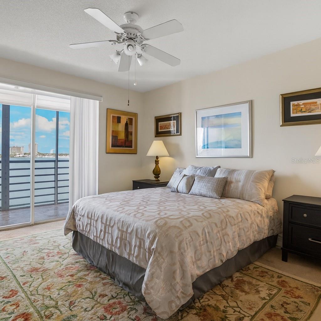 CORAL POINTE - Residential
