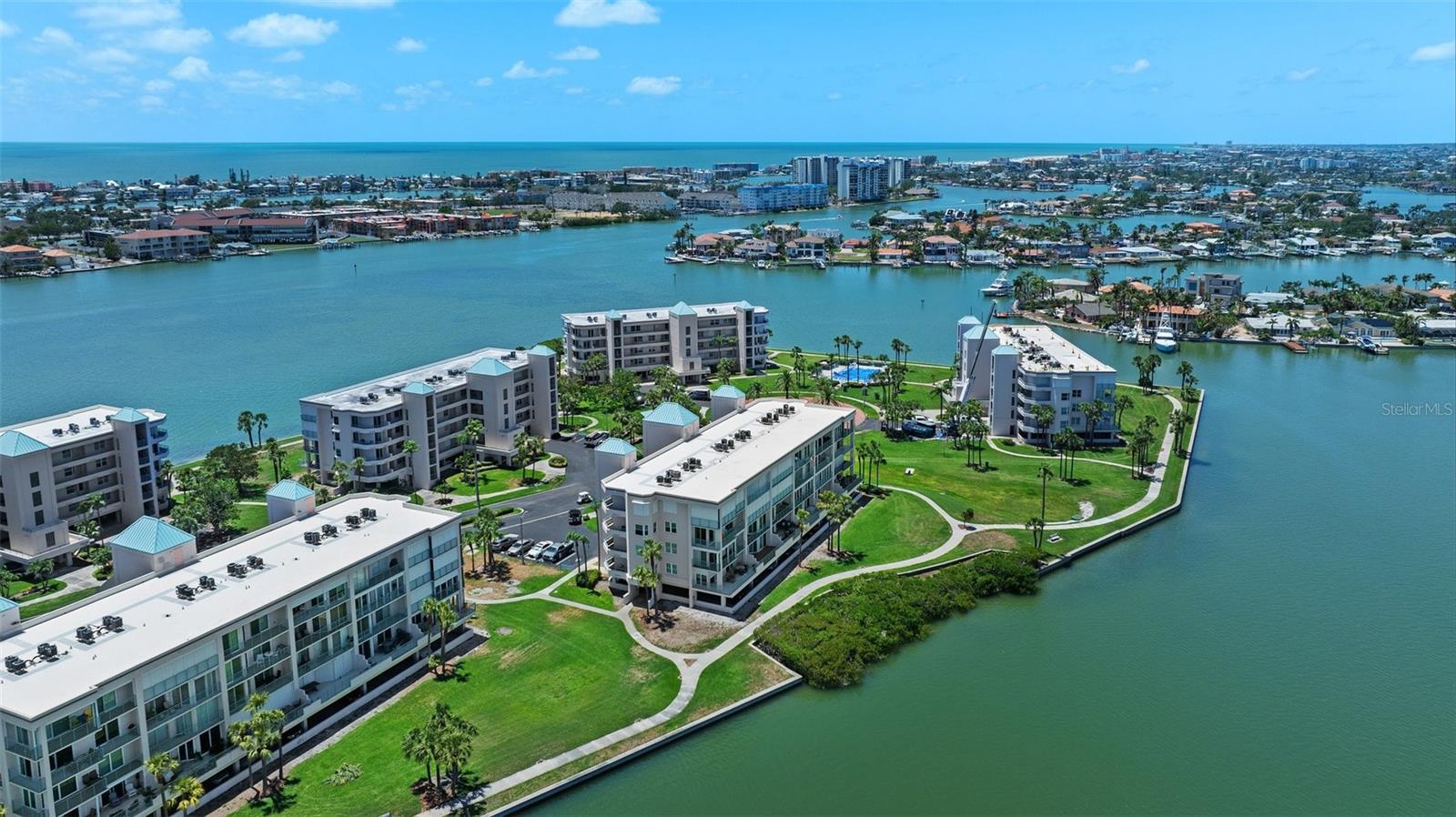 CORAL POINTE - Residential