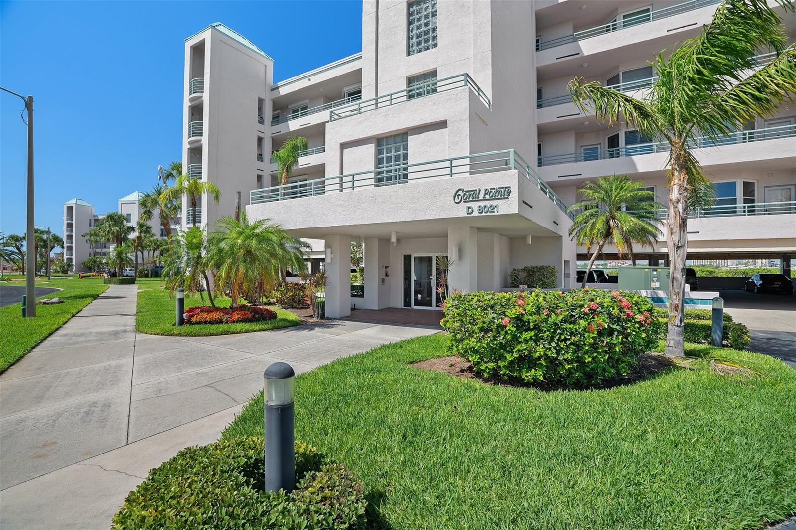 CORAL POINTE - Residential