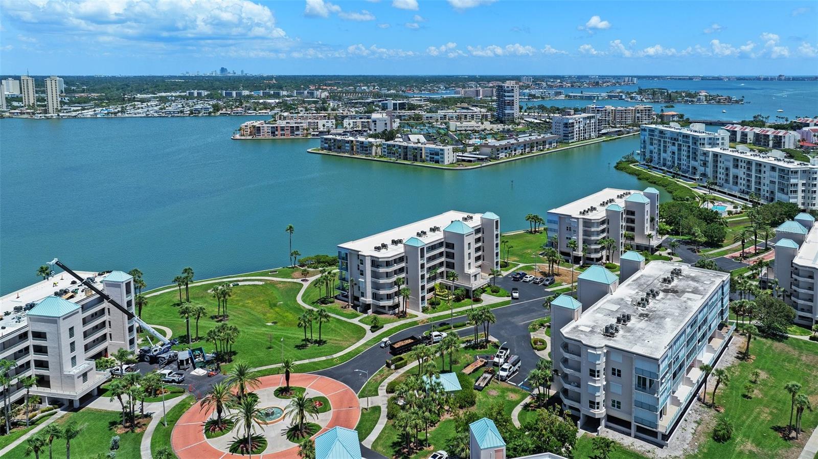 CORAL POINTE - Residential