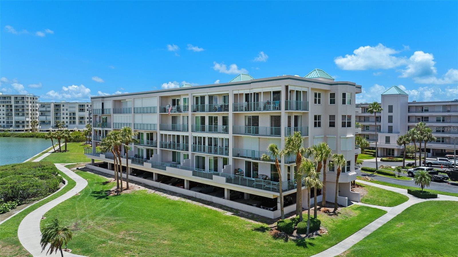 CORAL POINTE - Residential