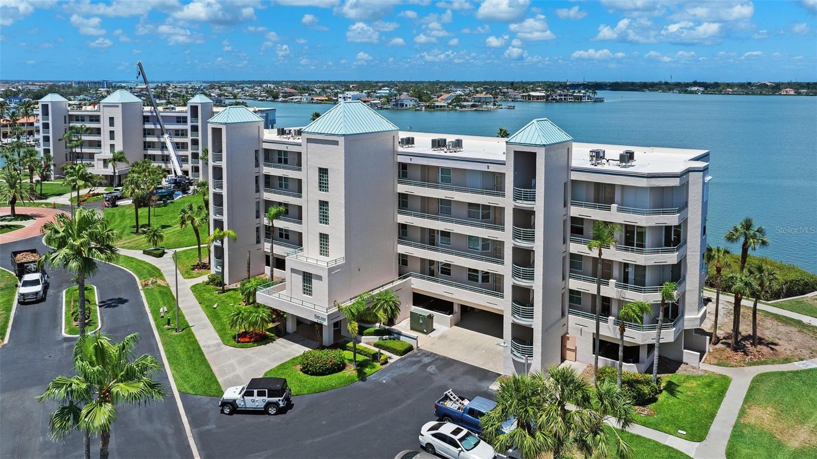 CORAL POINTE - Residential