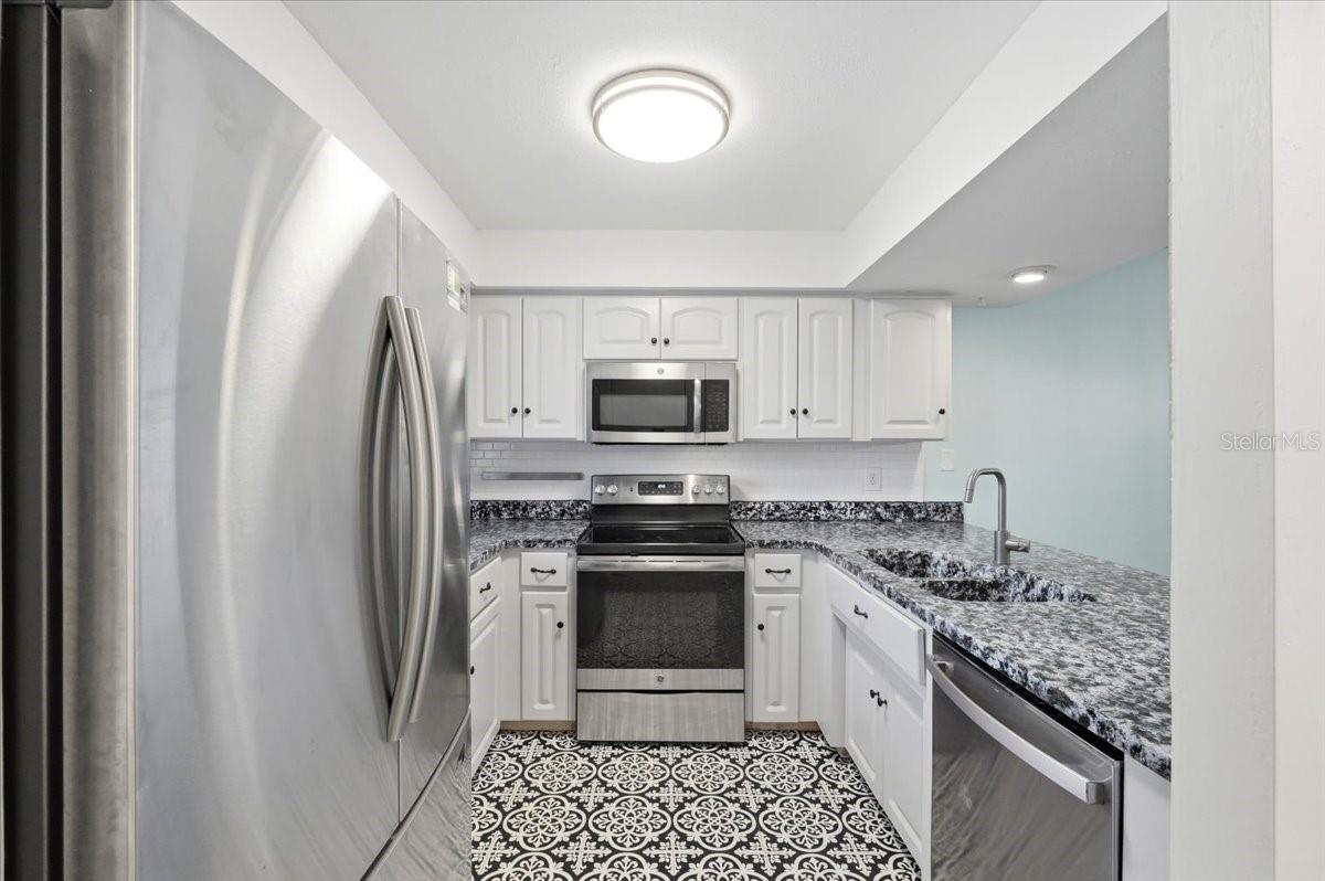 ELOISE WOODS LAKE ROY UNIT - Residential