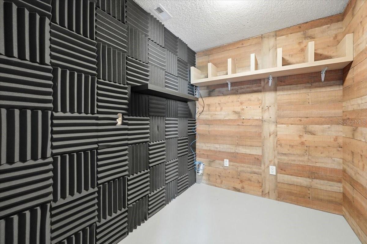 ELOISE WOODS LAKE ROY UNIT - Residential