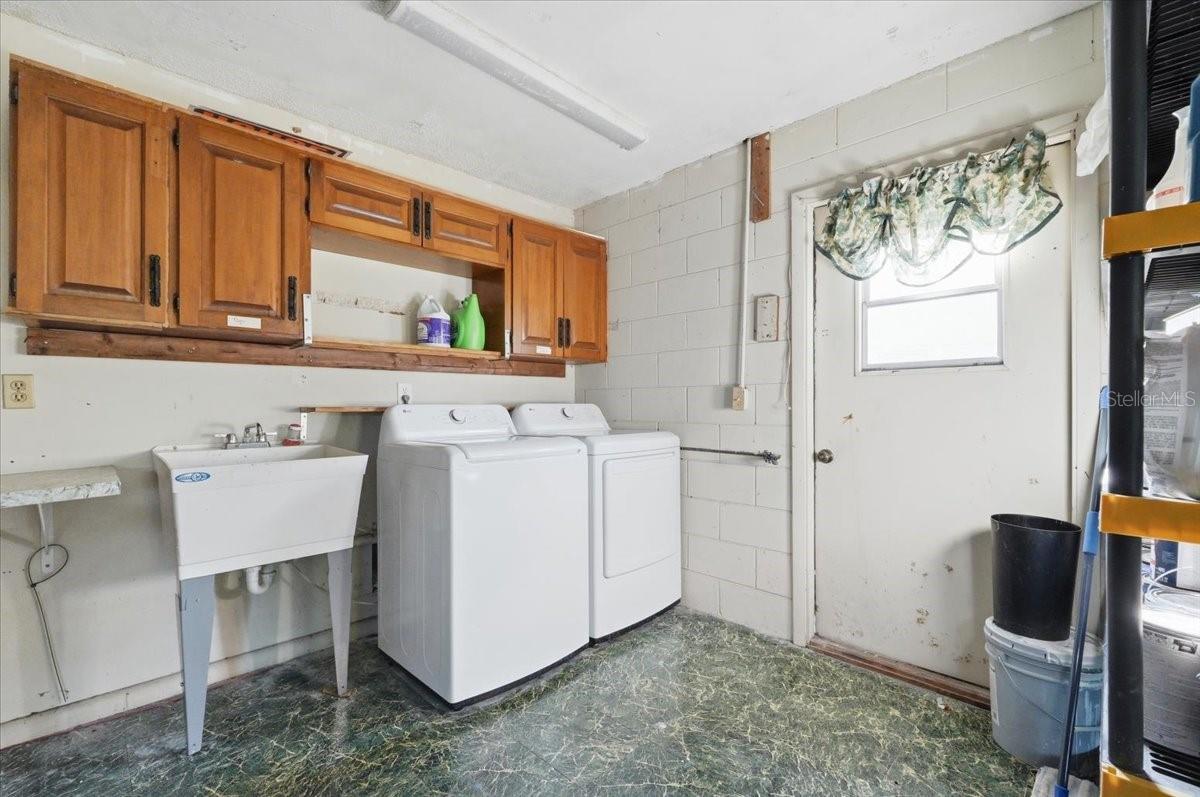 ELOISE WOODS LAKE ROY UNIT - Residential
