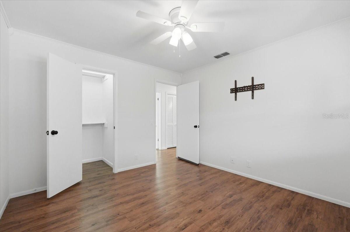 ELOISE WOODS LAKE ROY UNIT - Residential
