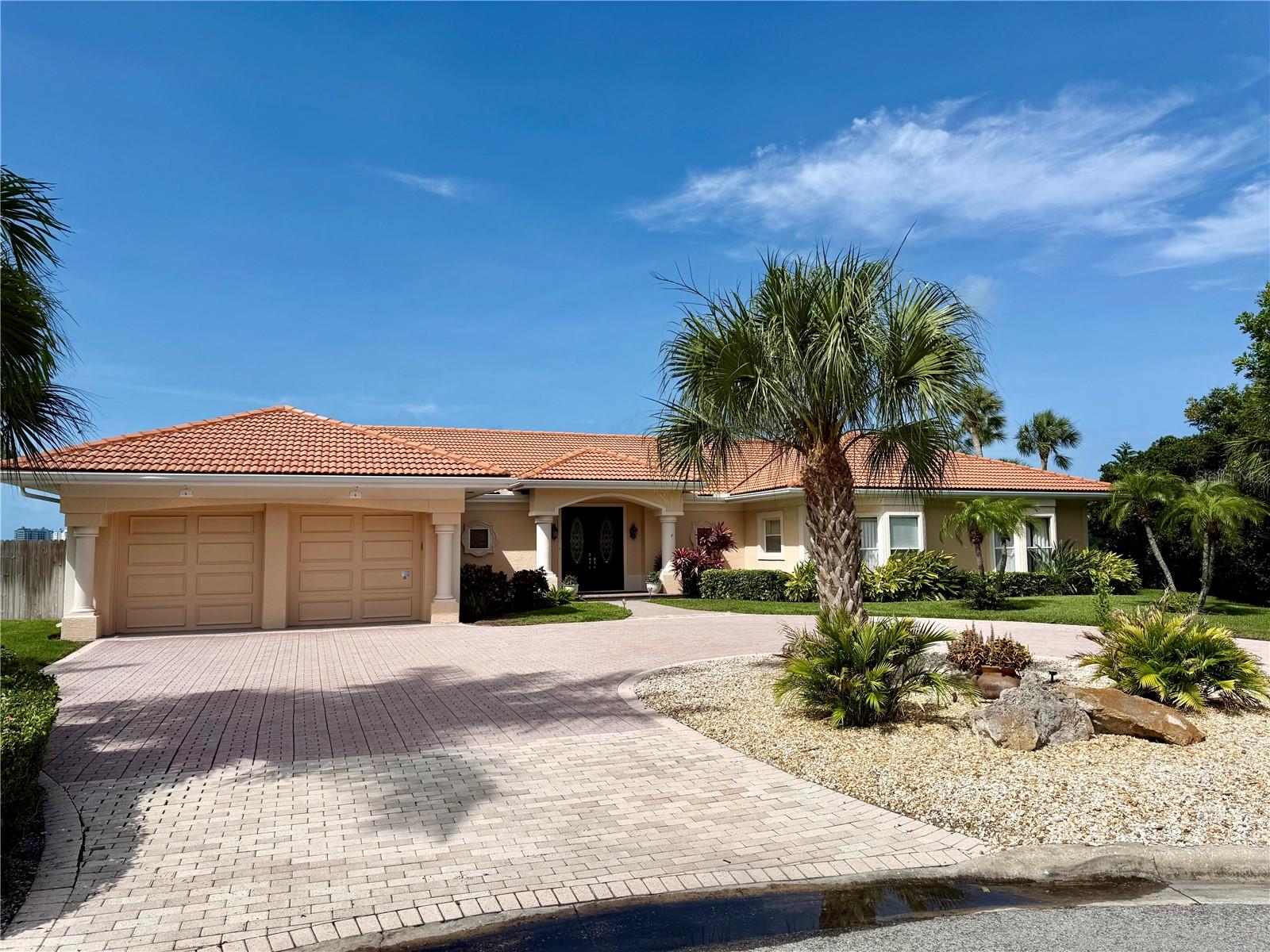 376 W ROYAL FLAMINGO DRIVE