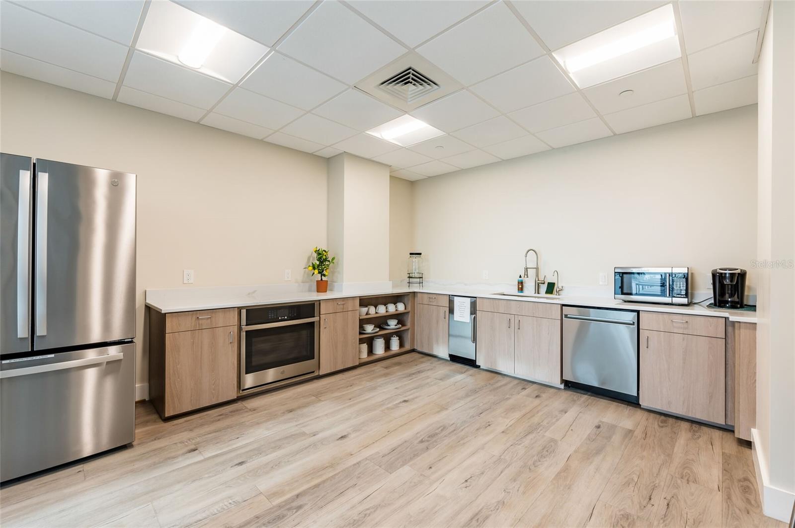 MARINA BAY 880 CONDO - Residential