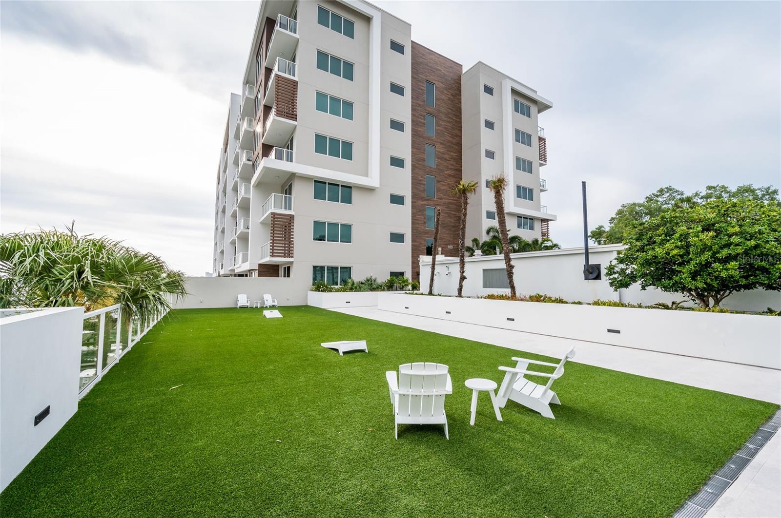 MARINA BAY 880 CONDO - Residential