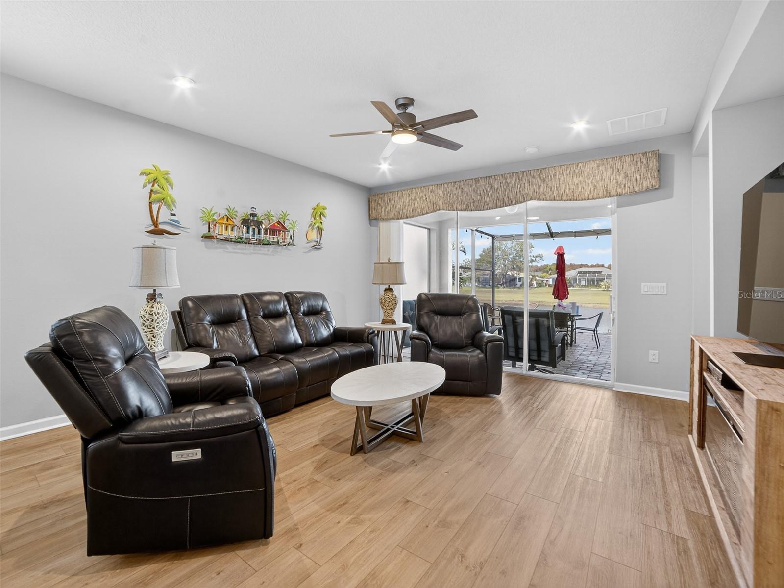 THE PRESERVE AT LA PALOMA - Residential