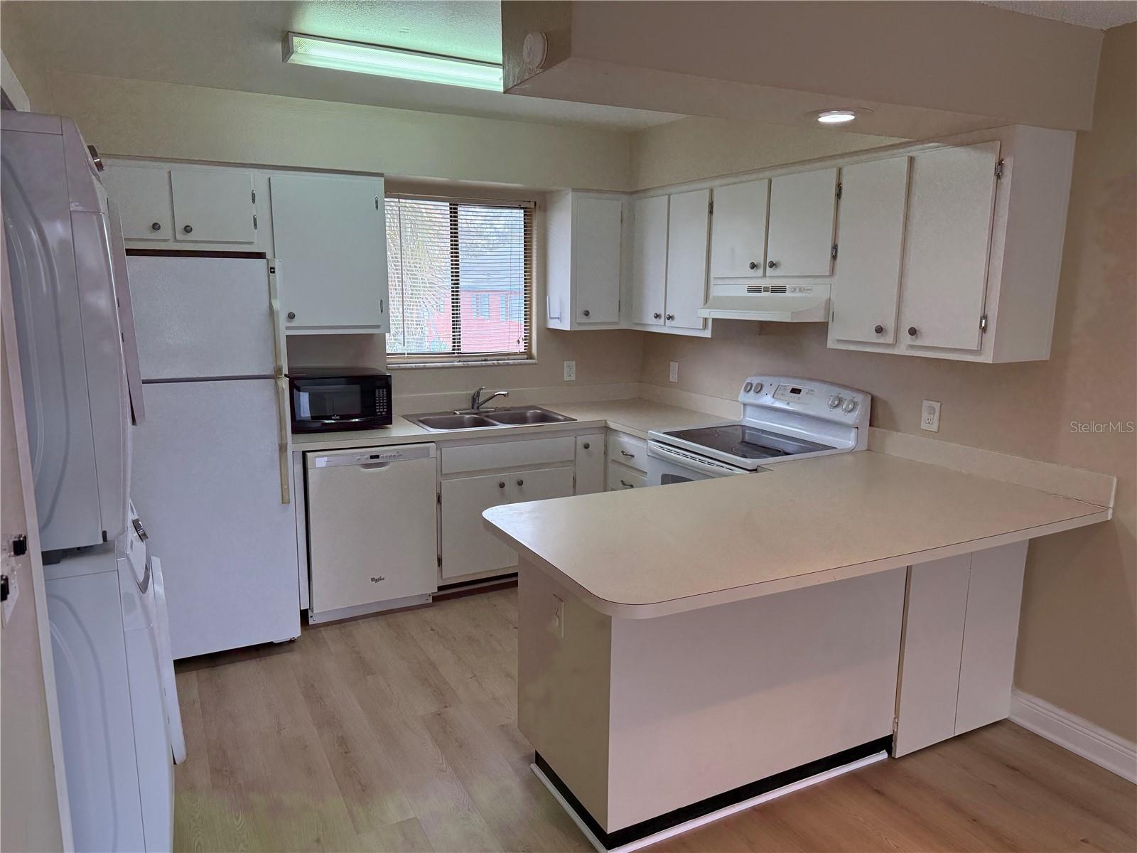 WHISPERWOOD CONDO 02 - Residential Lease