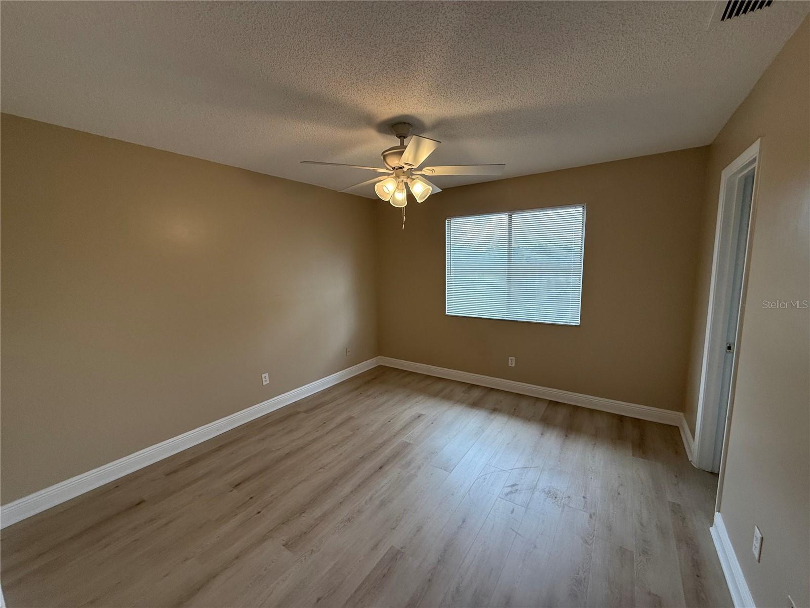 WHISPERWOOD CONDO 02 - Residential Lease