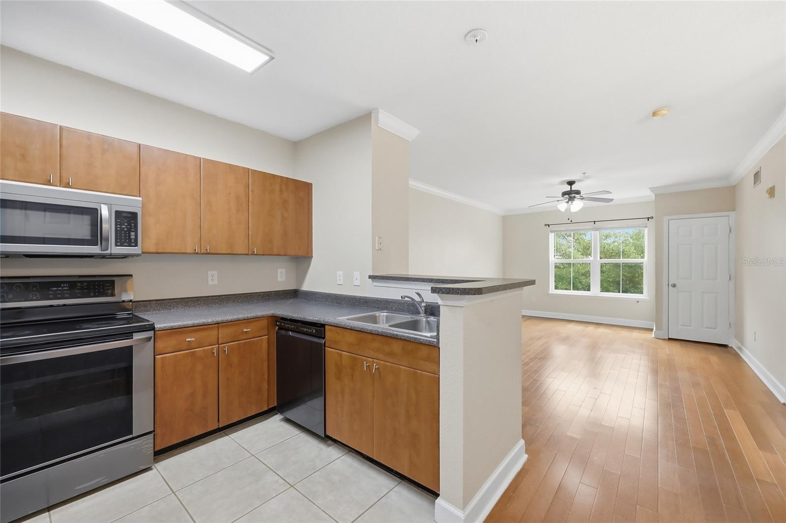 204 E SOUTH STREET 4053