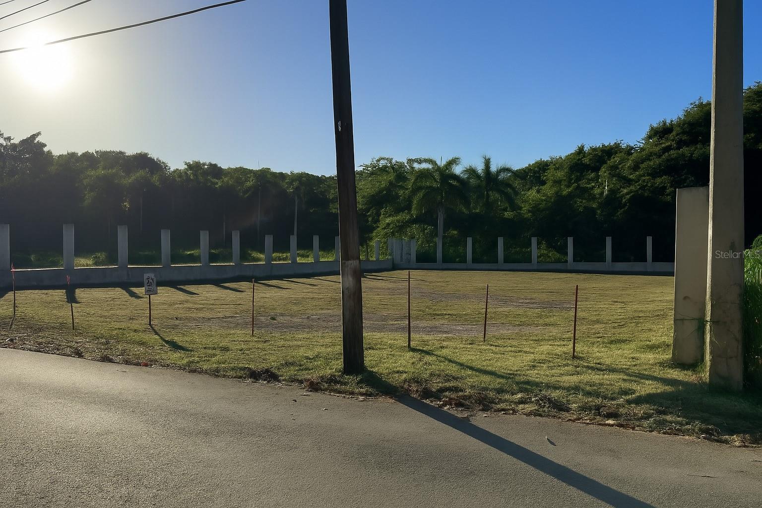 Ready-to-Build Lot in Puntas, Rincón – Prime Beachside Location!
Approximately 1,000 m² (75’ x 142’) lot ready for your residential or tourism project. Strategically located between Tamboo Tavern and Casa Isleña Inn, directly across from the iconic Sandy Beach and Playa Antonio.
• Zoned DTS – Sustainable Tourism Development
• Eligible for tax incentives under Act 60
• Approved consultation – Save time on permitting
• Compacted land with perimeter retaining wall
• Ideal for a boutique hotel, Airbnb rental, or your dream home.