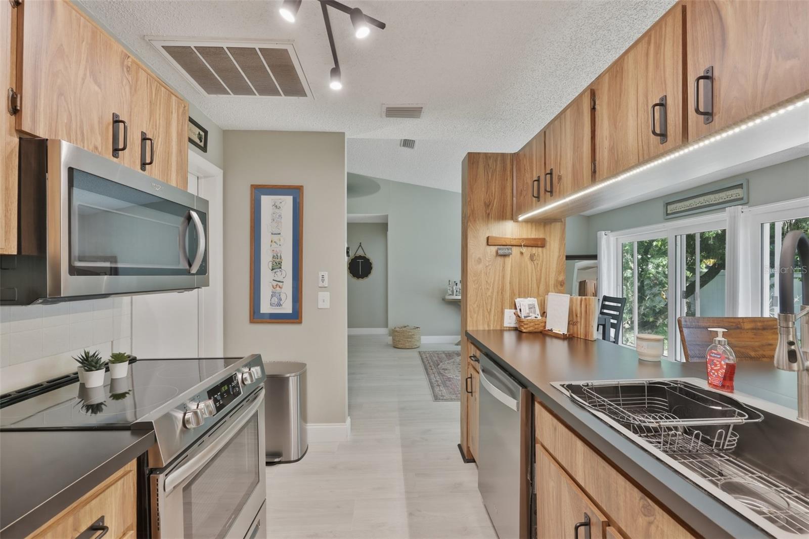 2186 MARSHALL DRIVE 2186