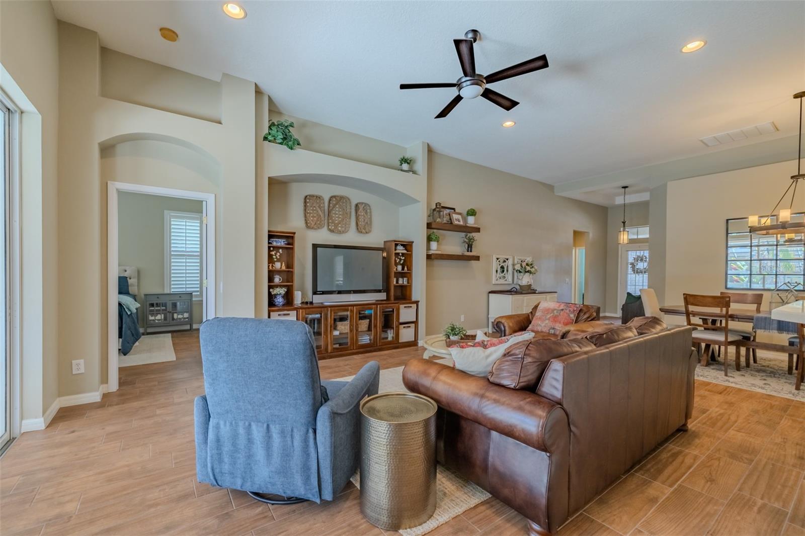 MANDOLIN PH 1 - Residential