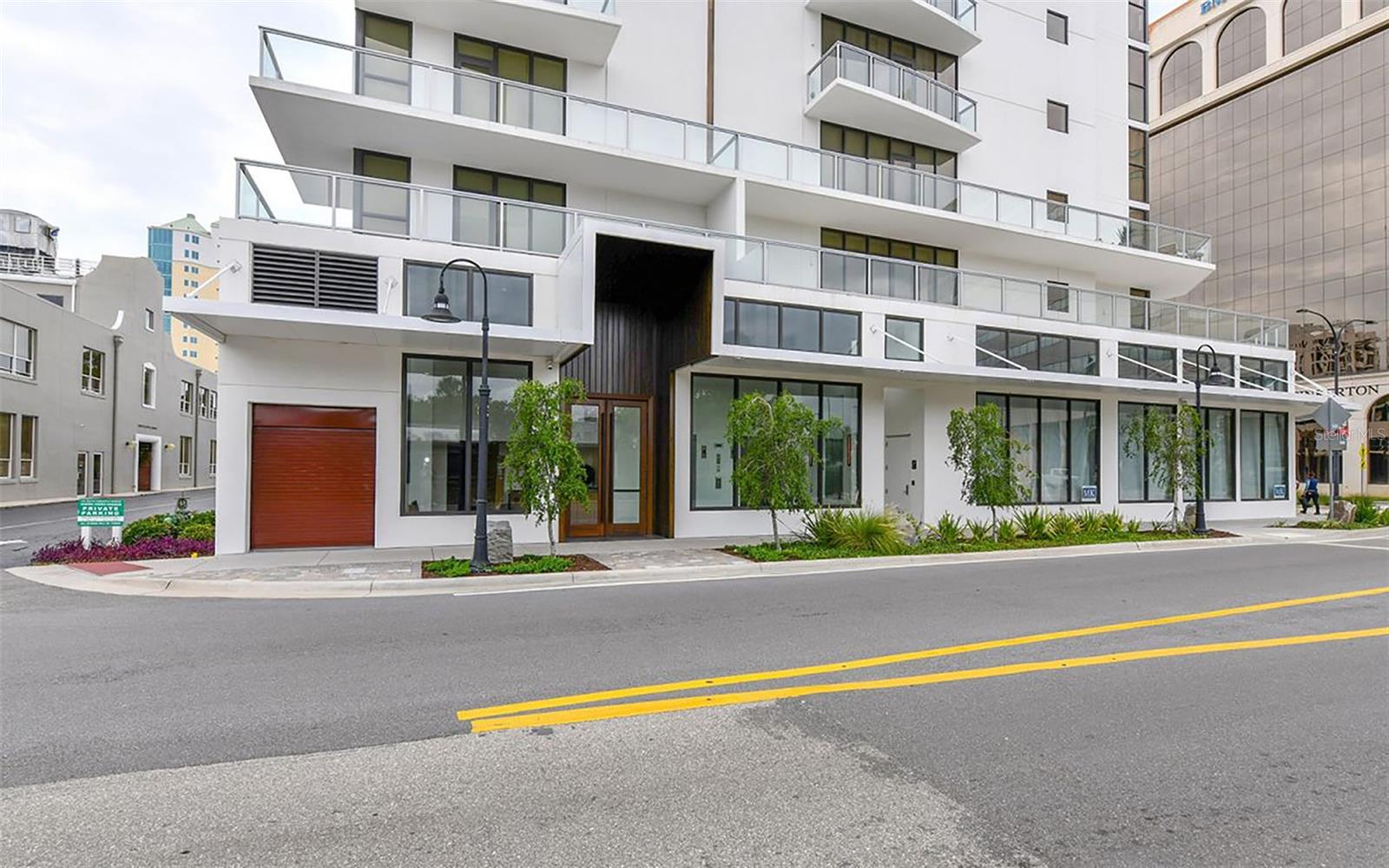 300 S PINEAPPLE AVENUE 302