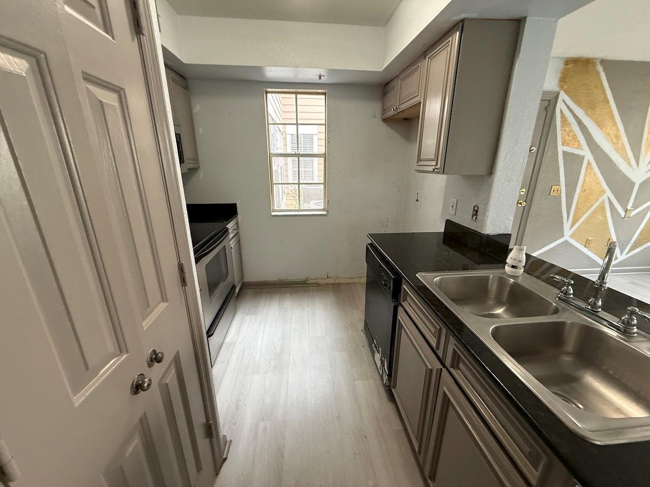 HIDDEN SPGS CONDO - Residential