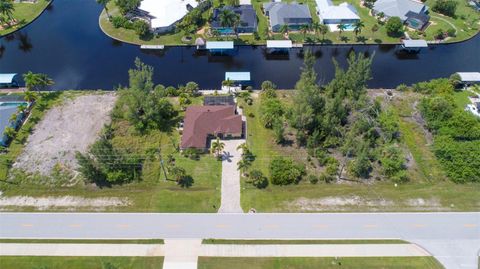 A home in PORT CHARLOTTE